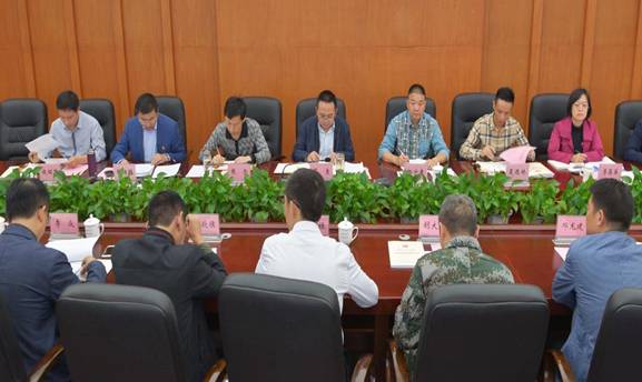 说明: http://www.cqswxy.cn/__local/E/AA/4F/04CEE29E5EA9B518DC760710B36_026DD7C6_1184D.jpg