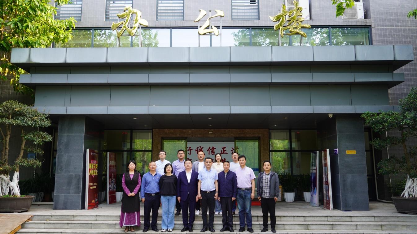 说明: H:\01校企合作\05合作洽谈\重庆城银科技股份有限公司\4.21\20220421重庆城银科技有限公司交流会\20220421重庆城银科技有限公司交流会\DSC05352.JPG